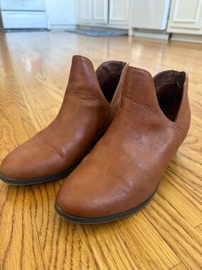 Faded Glory brown booties